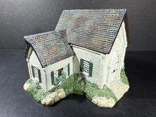 Vintage Folk Art Villages Meadowbrook Farm #20010504 Egg House with Box No Light