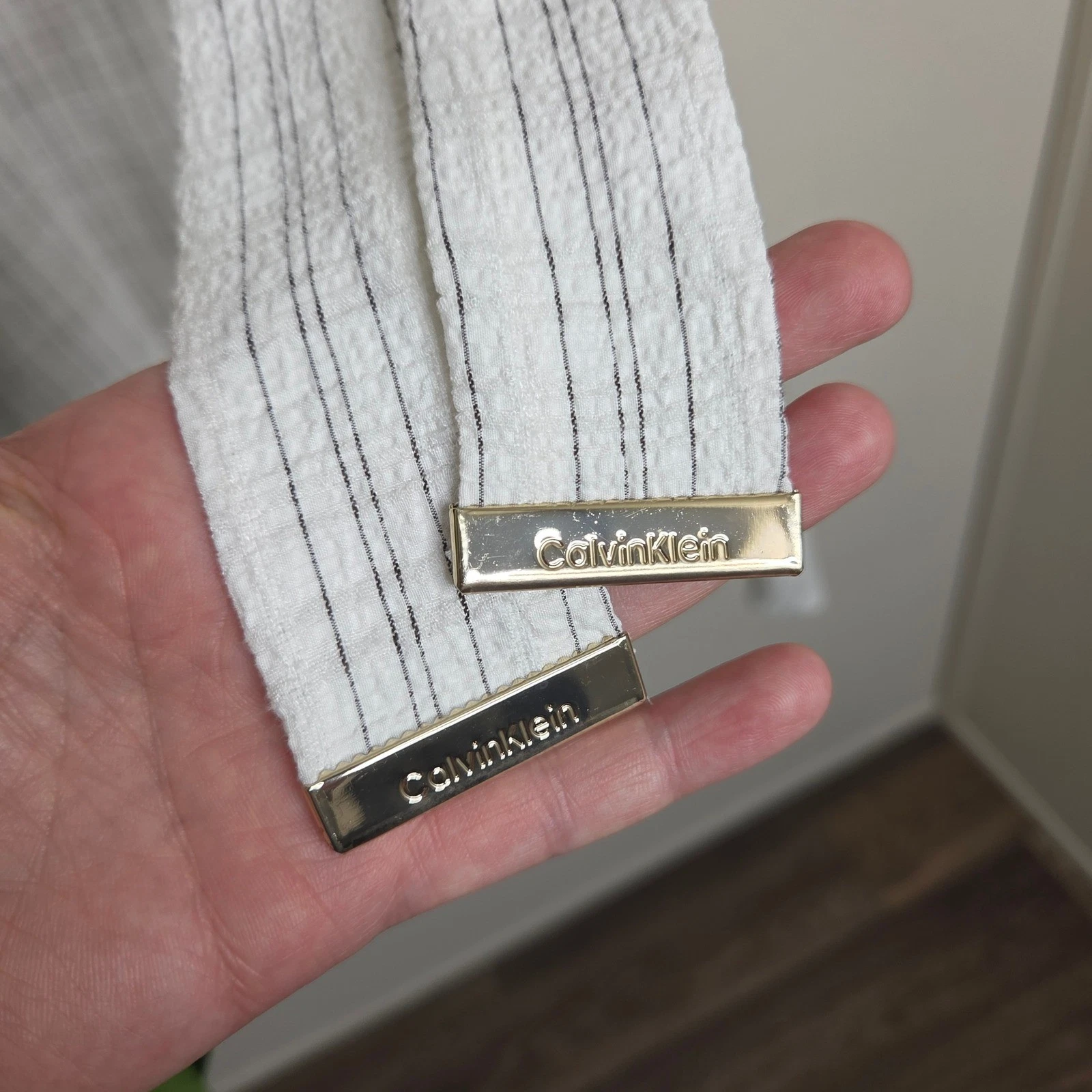 OFF WHITE Abito midi Calvin Klein avvolgente finto volant a righe con cintura bianco sporco a quadri taglia 4