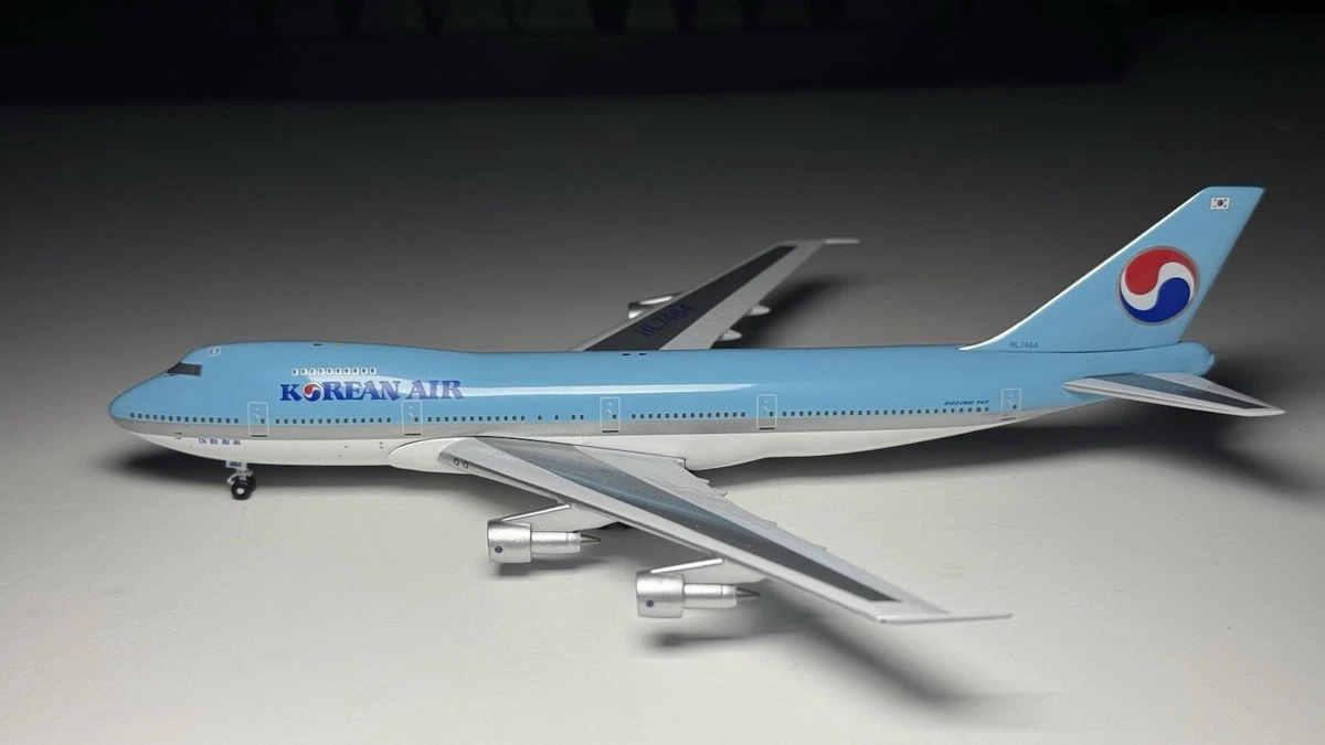 AeroClassics Boeing 747 1:400 Contemporary Diecast Aircraft