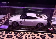 Kyosho Nissan GT-R White Pearl 1/18 Scale Model New, Box Damage