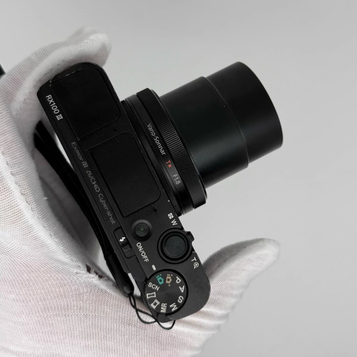 Sony DSC-RX100 III RX100M3 Digital Camera 20.1 MP Tiltable Screen