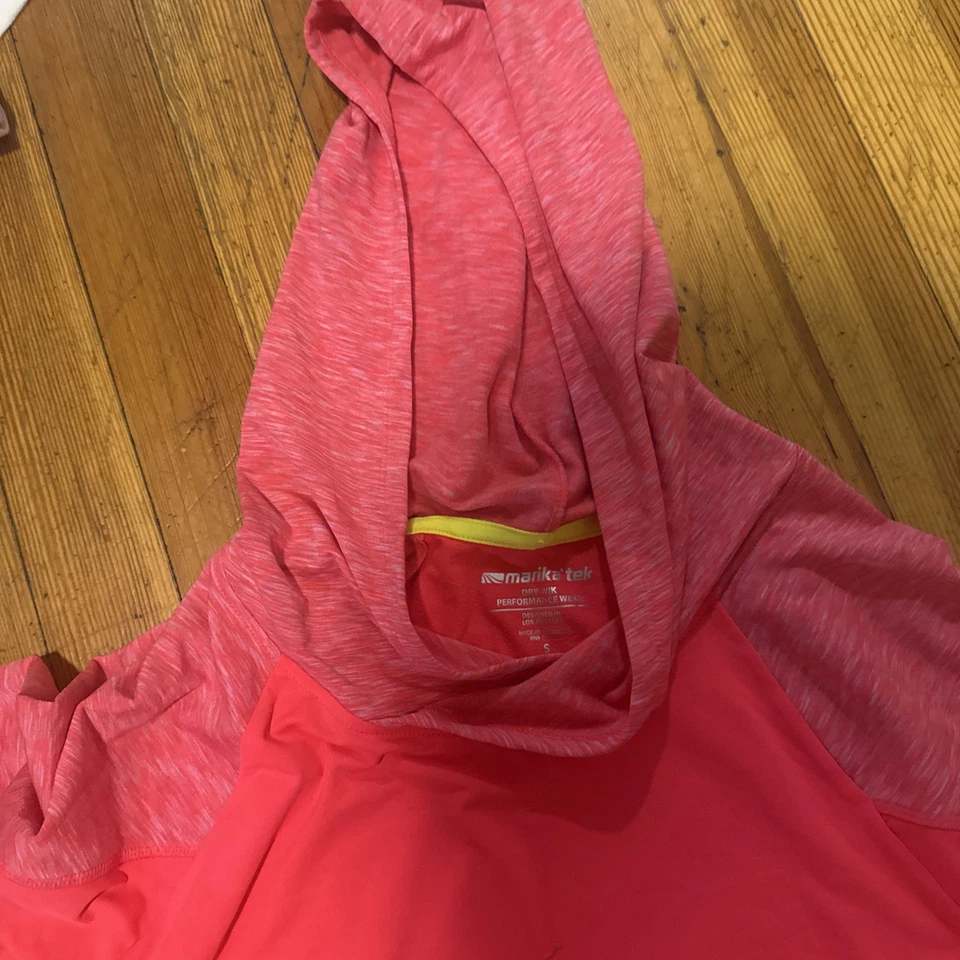 Sudadera con capucha Marika Tek para mujer Pullover mediano Dry Wik Performance ropa deportiva Foto 3 de 4