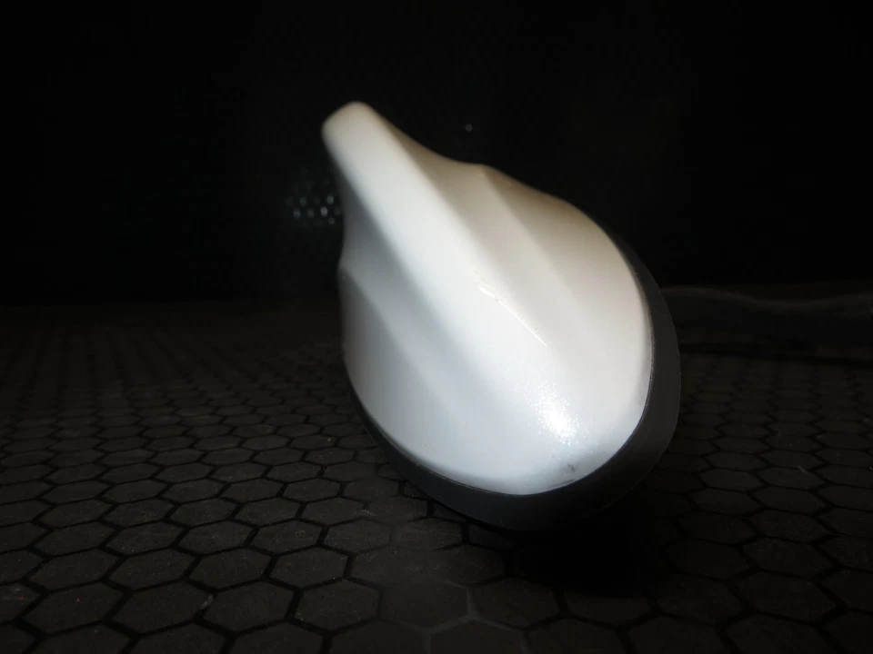 Hyundai Santa Fe Sport 2016-2018 OEM antena aleta de tiburón 96210-4Z290 blanco escarcha Foto 4 de 4