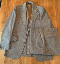Mid 60s-Early 70s Vtg Suit Sz 43L est see pic Gray Herringbone Pants Sz 36x33
