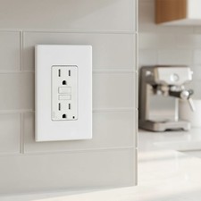 15 Amp Tamper-Resistant AFCI/GFCI Outlet with Built-In Self- Functionality