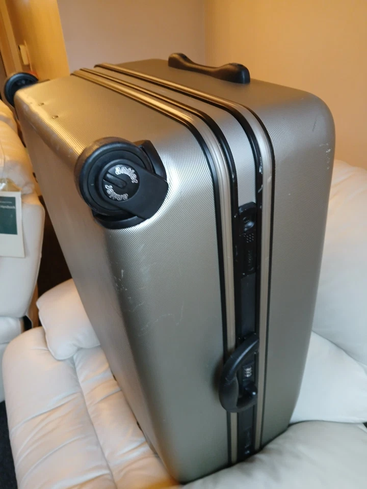 **Read Description** Antler Large Grey Suitcase - Image 4 of 4