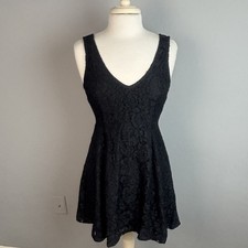 FOREVER 21 Dress Womens M Black Lace Lined V Neck Classic Little Black Dress