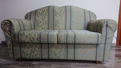 divano posti usato in ottime condizioni