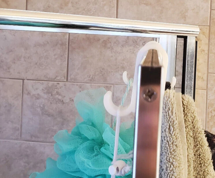 Juego de 2 perchas de toalla de baño blancas para puerta de ducha o gancho lateral sobre vidrio Foto 2 de 4