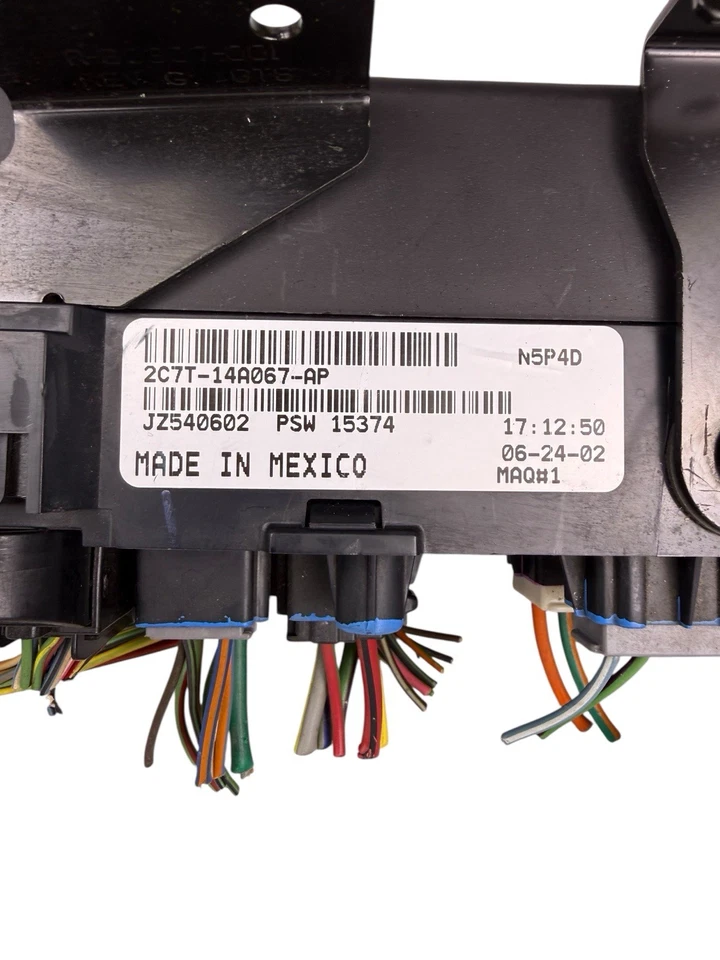 OEM 99-04 Ford F250 F350 Super Duty Fuse Box Junction Panel 2C7T-14A067-AP - Image 4 of 4