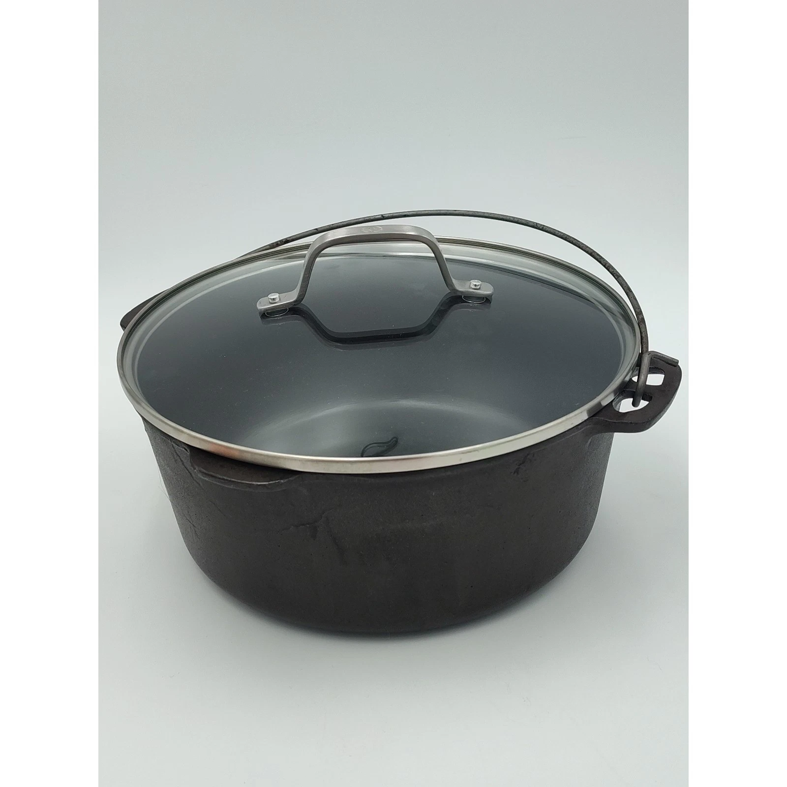 Vintage Cast Iron Wagner Ware #8 Dutch oven - Stylized Logo Sidney -O- 1268 J
