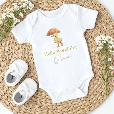 ALLABOUTTHEBUMP Personalisierter Hello World Baby Ente Strampler/Weste
