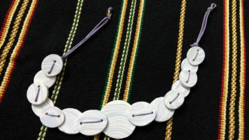 Collane e pendagli di bigiotteria pietre bianche in pietra