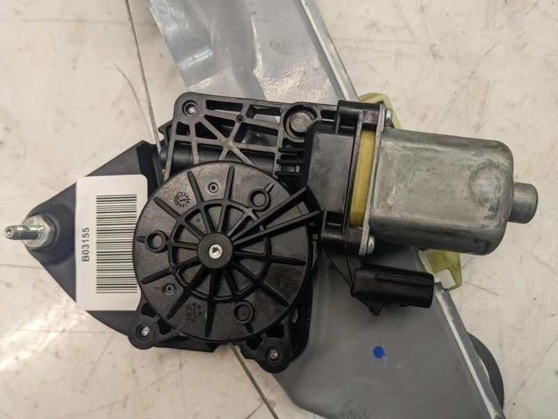 2015-2022 GMC Canyon Rear Right Power Window Regulator and Motor 23205613 OEM - Image 2 of 4