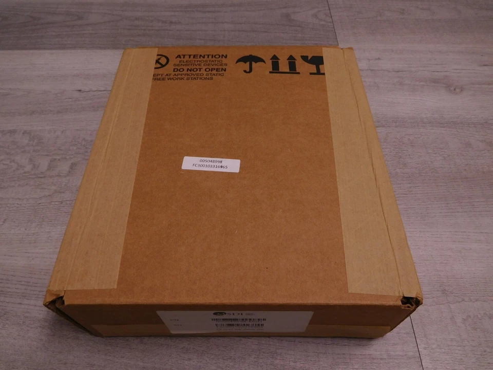 NEW SEALED CX-FC04-200 005048998 200GB 3.5 FC CX Disk Drive SSD - Image 3 of 4