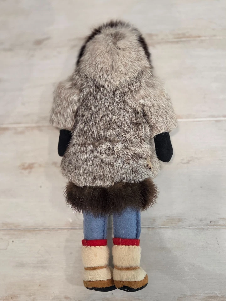 Rare Vintage Inupiaq Alaska Eskimo Doll By Elizabeth Driggs - Image 4 of 4