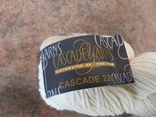 100g - 220 Yards Cascade 220 wool yarn - Color: 8010 Peruvian Highland Wool