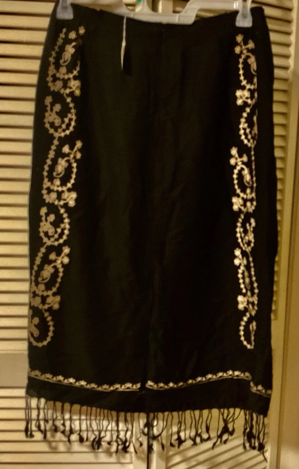 Falda Boho Negra Bordada Vintage Talla 10 Flecos  Foto 4 de 4