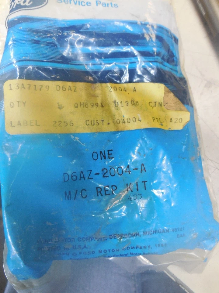 Kit de reparación de cilindro maestro Ford Crown Victoria 1973-1975 D6AZ-2004-A Foto 2 de 2