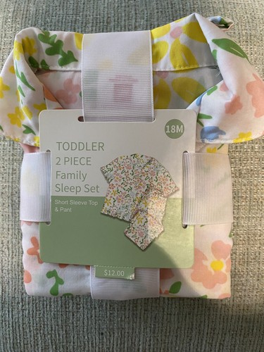 Family Sleep Kid's Girl's 18 Months Floral 2-Pc Short Sleeve Top & Pant PJ Set