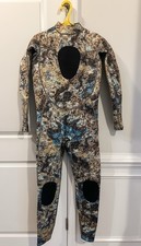 Men s Camouflage Full Body Wetsuit with Black Knee and Chest Pads