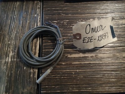 Omron E2E-X1R5F1 Proximity Switch