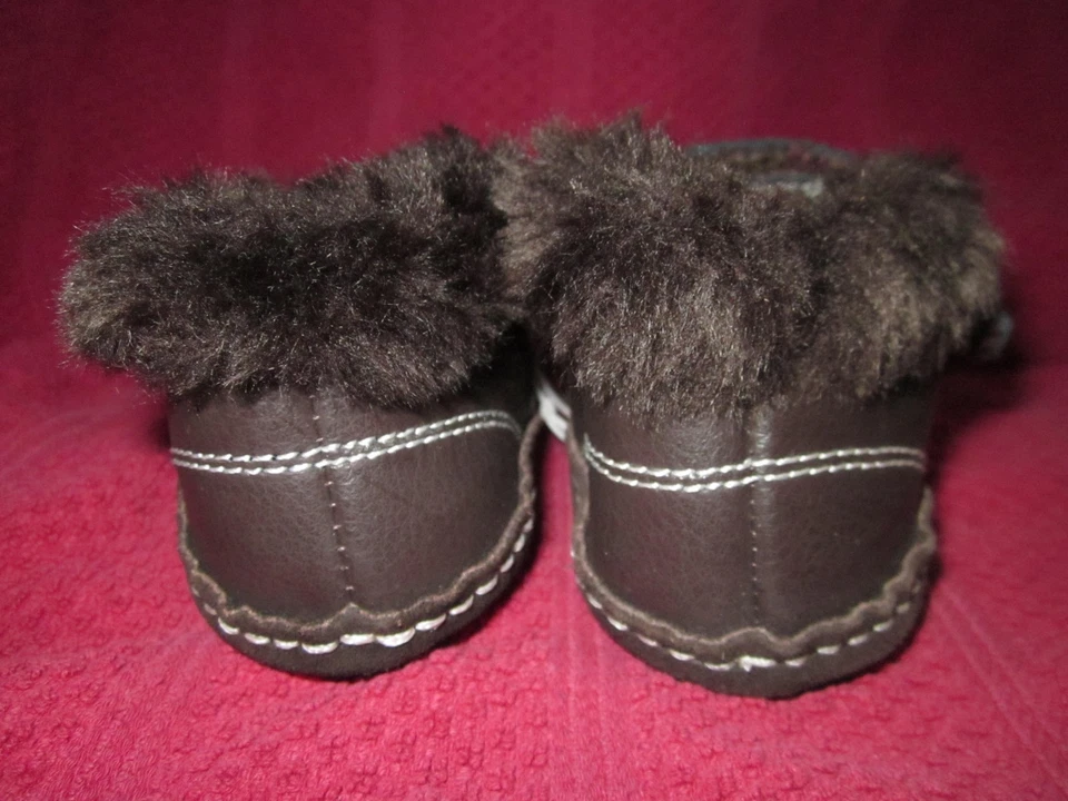 Baby Boys Brown Boots Moccasin Style Toddler Size 4 Flexible Soles Faux Fur - Image 3 of 4