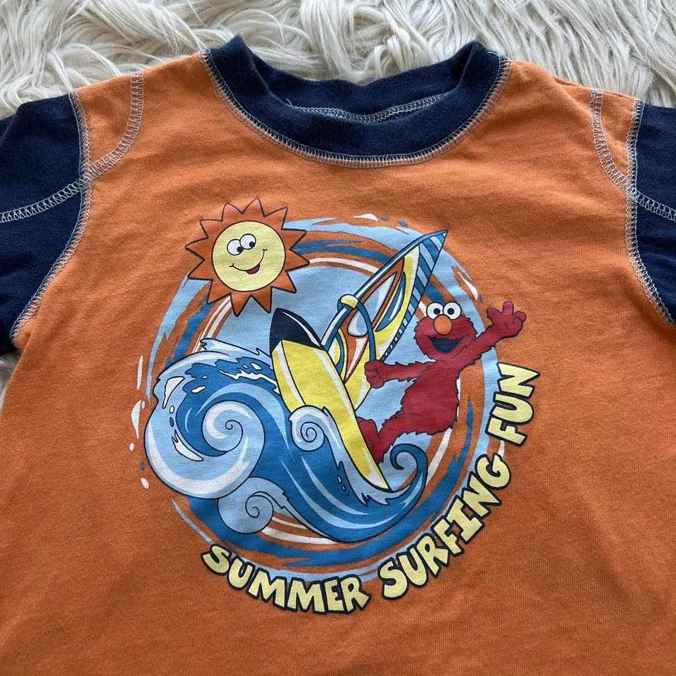 Camiseta Gráfica De Colección Y2K Plaza Sésamo Elmo Surf Niño Pequeño Talla 5T Foto 2 de 4