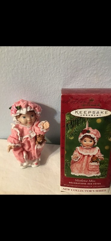 HALLMARK MISTLETOE MISS CHRISTMAS ORNAMENT