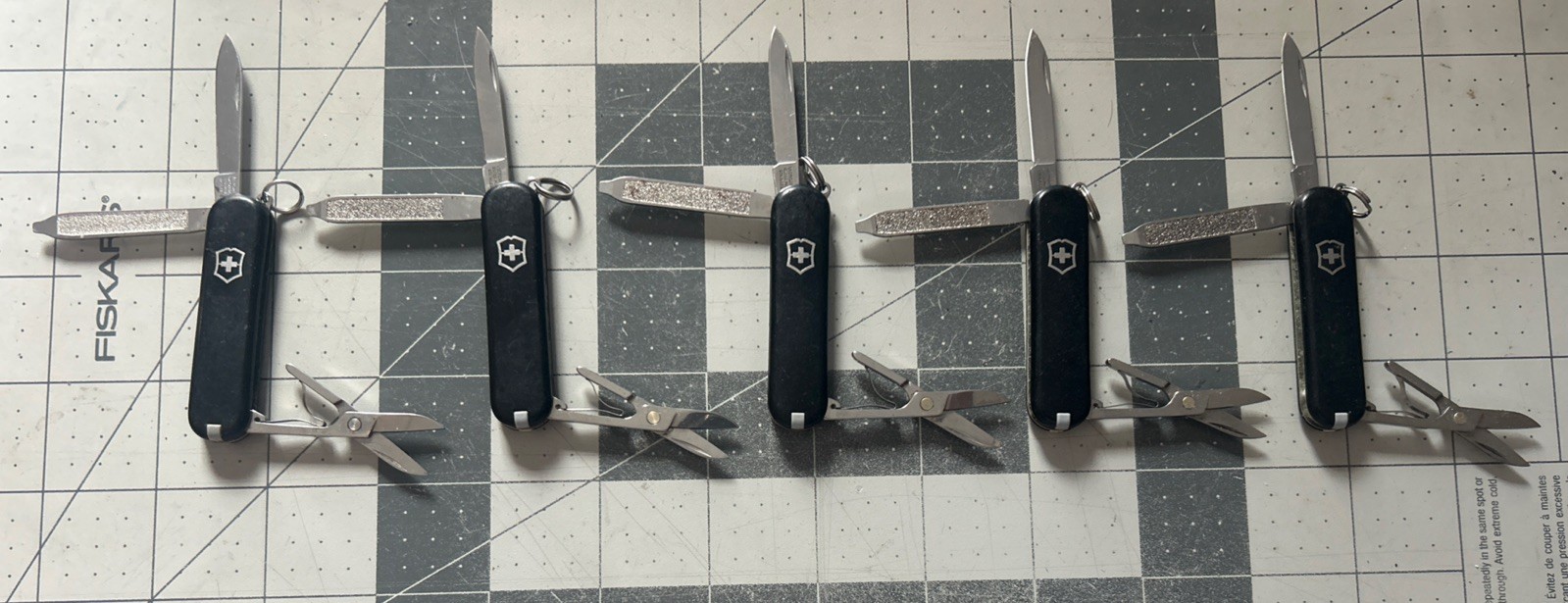 Victorinox CLASSIC SD Small Swiss Army Knife Black 58mm Lot