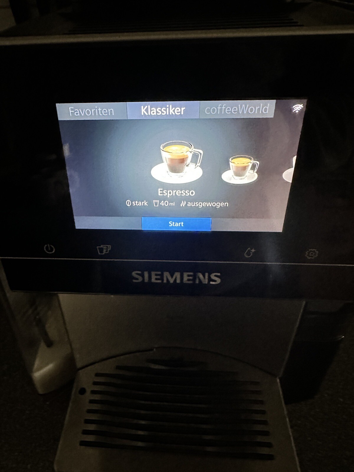 Siemens EQ.700 integral KaffeeVollautomat Inox silver metallic