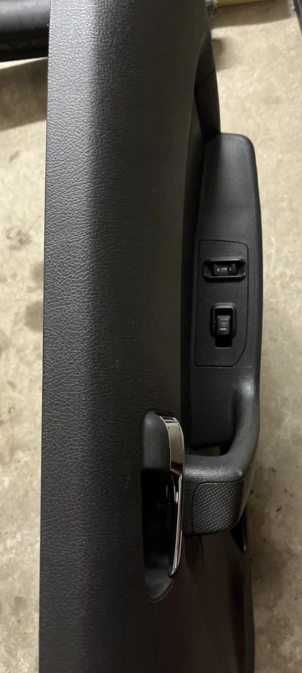 05-10 HUMMER H3 Panel de puerta lateral del pasajero trasero derecho moldura derecha OEM 502758E Foto 2 de 2