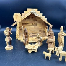Hand Carved Creche Nativity Manger Stable Vintage Olive Wood