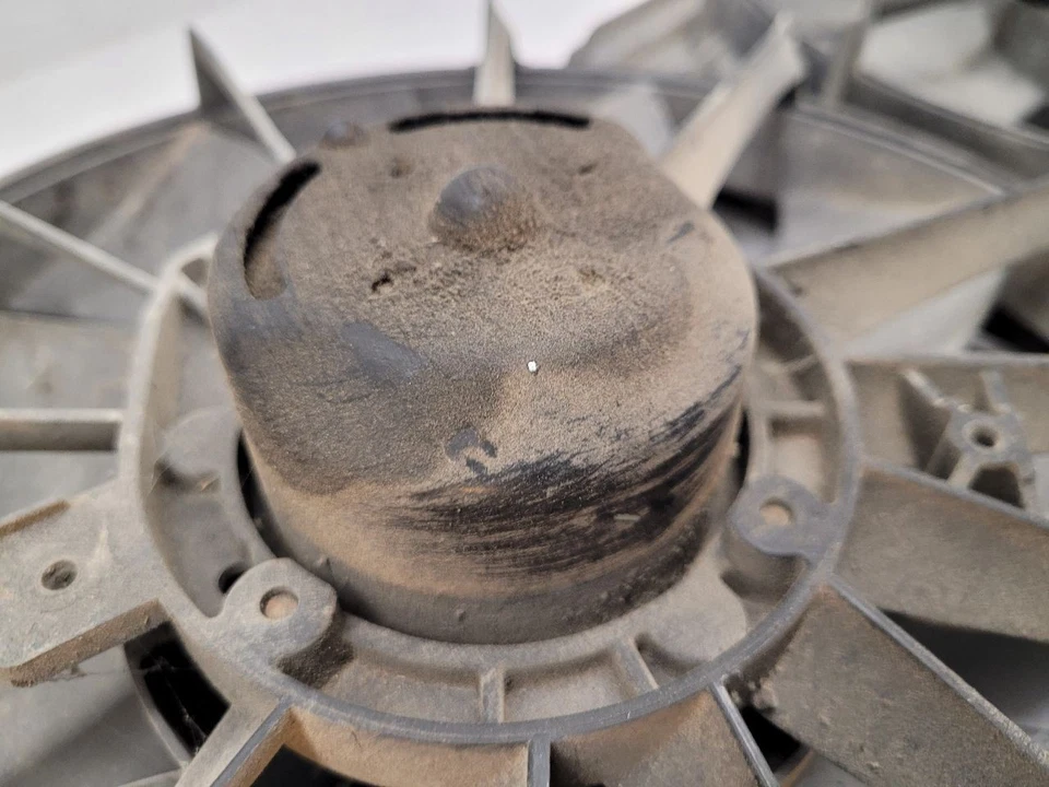 01-05 PONTIAC BONNEVILLE Radiator Fan Motor Fan Assembly SE - Image 3 of 4