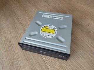 LG BH16NS55 SATA Schwarz liest nur CD Blu Ray wird nicht erkannt