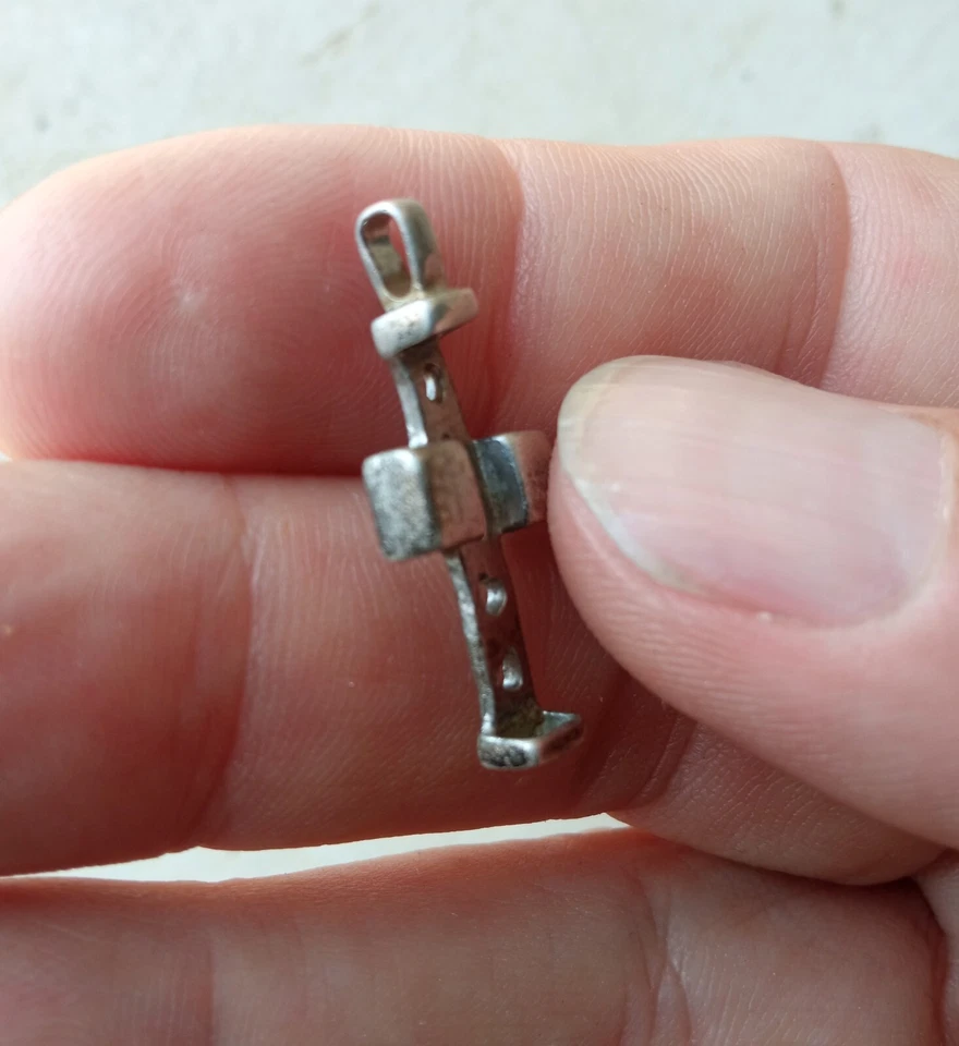 Vintage piccolo crocifisso traforato in argento 925, small silver crucifix - Immagine 3 di 3