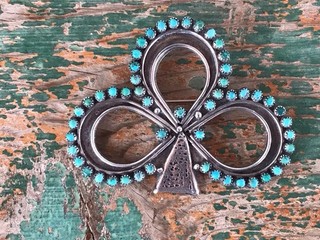 BEAUTIFUL VINTAGE ZUNI PUEBLO SILVER AND TURQUOISE PIN N R.