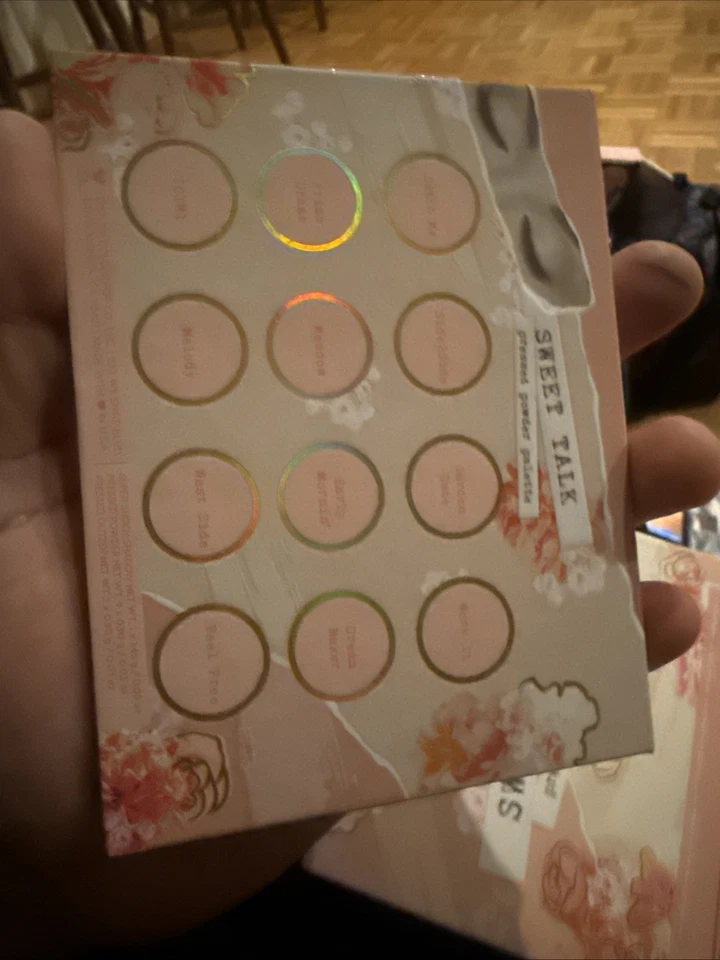 Paleta de sombras de ojos en polvo prensado Colourpop Sweet Talk Foto 3 de 4