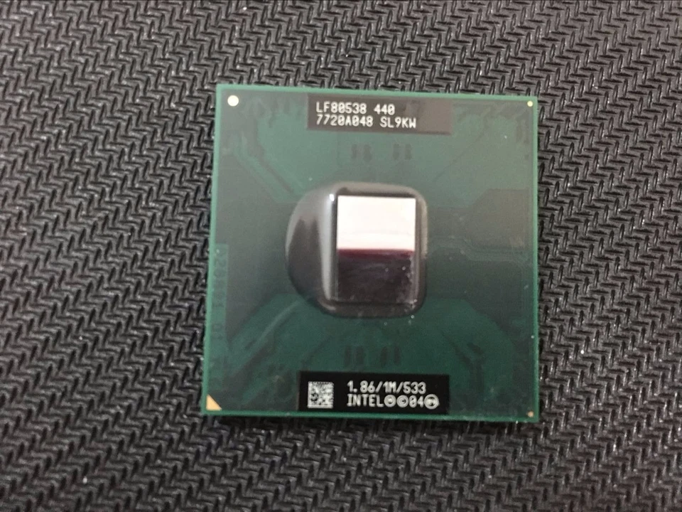 Intel Celeron M 440 CM440 SL9KW SL9LF LF80538NE0361ME Socket M 1.86G/1M/533 CPU - Image 2 of 4