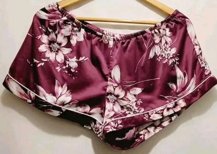 Conjunto de pijama Linea Donatella cami top/pantalones cortos florales para mujer talla grande satinado sedoso Foto 3 de 4