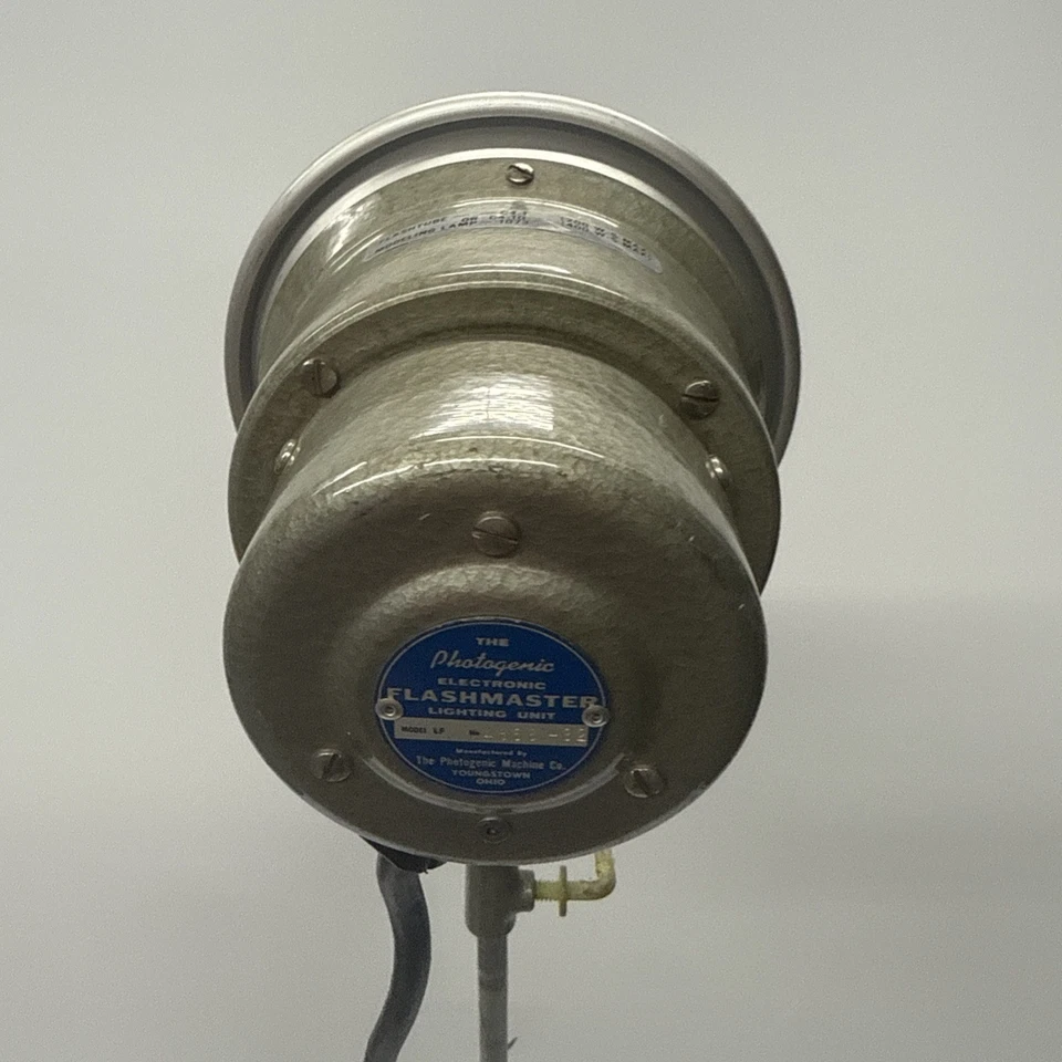 Vintage Photography Flashmaster Light Lamp Possible Repurpose Telescoping Tripod - Image 4 of 4