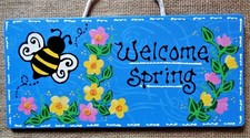 WELCOME SPRING Bumblebee Floral SIGN Wall Art Door Hanger Plaque Seasonal Decor