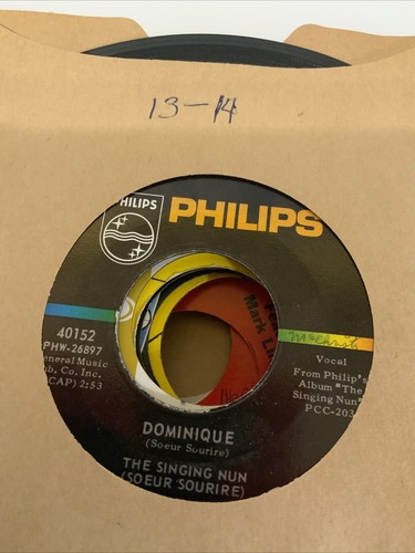 Vintage 45 Rpm Records In An Album 40’s ,50’s & 60’s - Picture 8 of 17