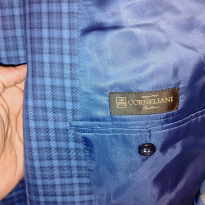 RECENT Corneliani Fine Wool 17,25 Microns Plaid  Blue Sport Coat Men 38R 2 Btn 