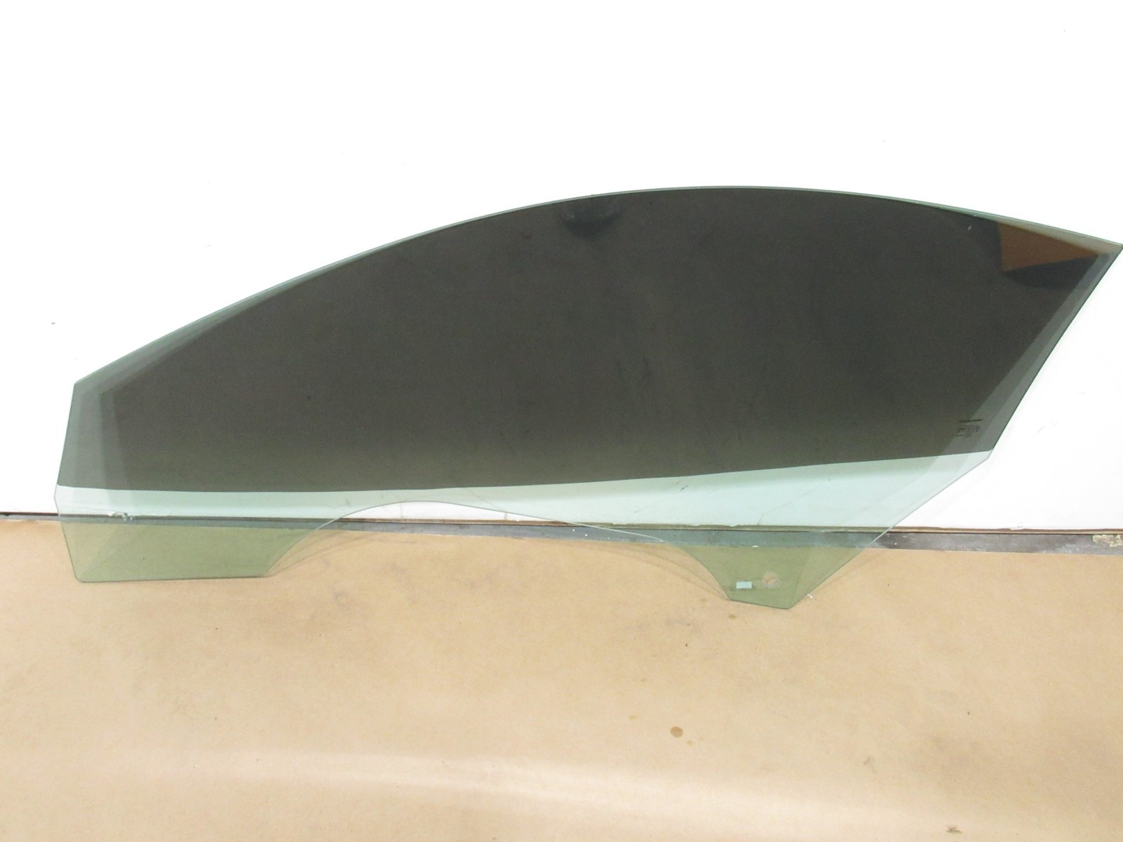 20-23 McLaren GT 2021 Right Passenger Door Window Glass ;:Y