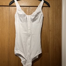 NEW MISS MARY OF SWEDEN CONTROL SHAPING BODY SIZE 34C ,COLOUR WHITE ,WIRE FREE