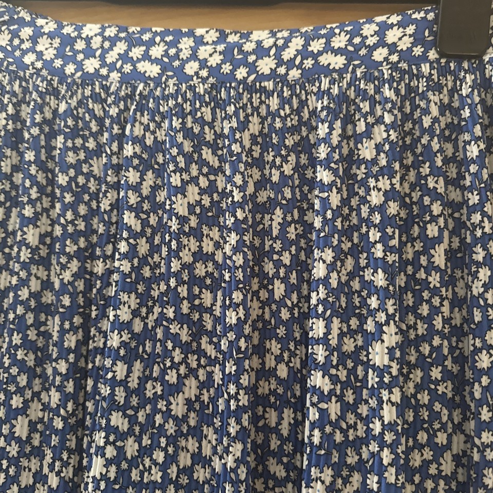 ZARA XL FINE PLEATED SUMMER SKIRT BLUE CREAM FLORAL PATTERN | eBay UK