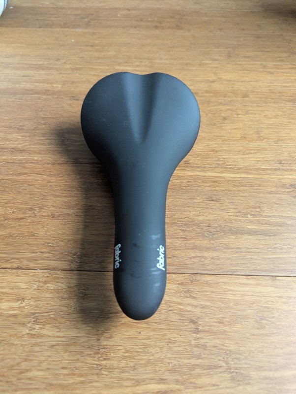 Fabric Scoop Shallow Saddle Black