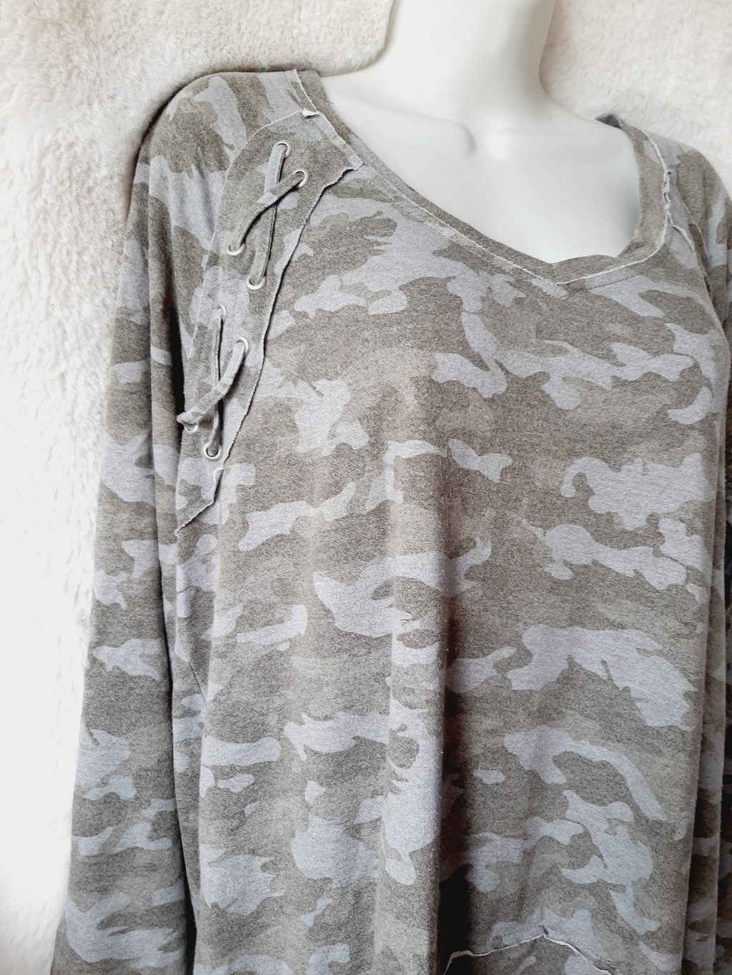 Mudd medium camouflage pullover super soft sweats… - image 2