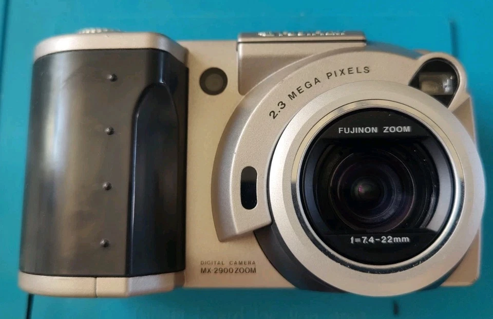 Fujifilm MX-2900 Digital Camera 2.3MP Silver Zoom, photo 2 of 5
